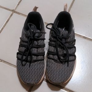 Puma Prowl Women's, size 6.5
